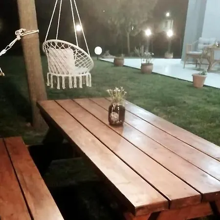 Deppy's House κοντά στα λουτρά πόζαρ * Chrysi