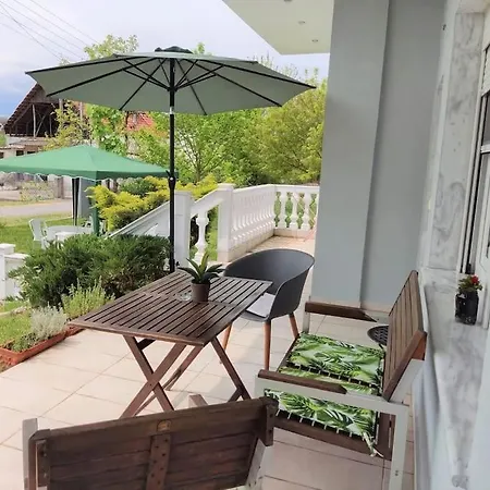 Deppy's House κοντά στα λουτρά πόζαρ Apartment Chrysi