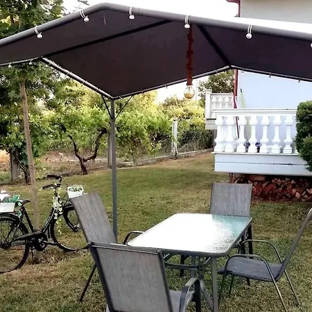 Deppy's House κοντά στα λουτρά πόζαρ Chrysi