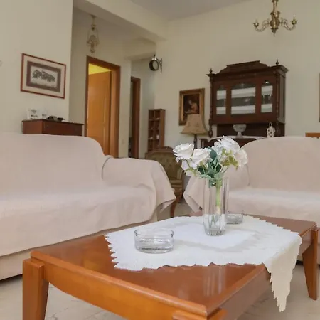 Deppy's House κοντά στα λουτρά πόζαρ Chrysi