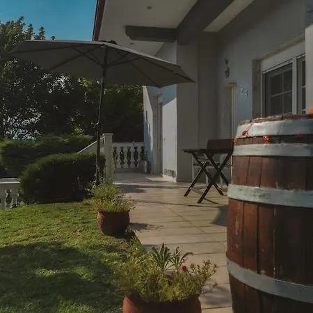 Deppy's House κοντά στα λουτρά πόζαρ * Chrysi