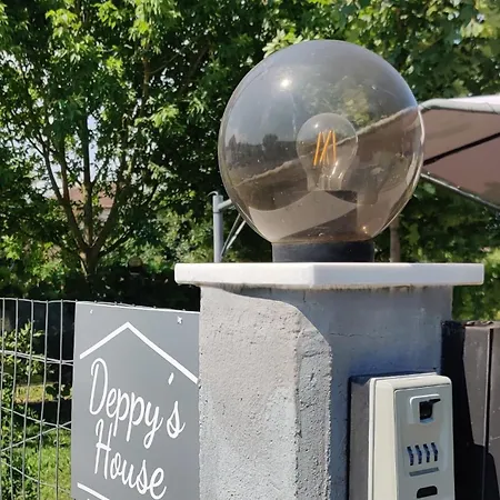 Deppy's House κοντά στα λουτρά πόζαρ *